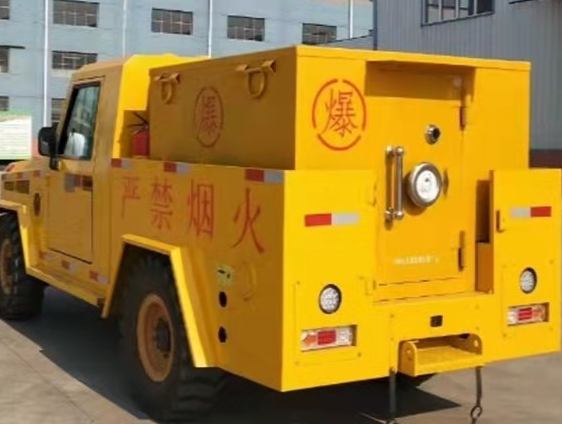 昌乐凯龙爆破器材运输车：保障爆破任务的安全运行