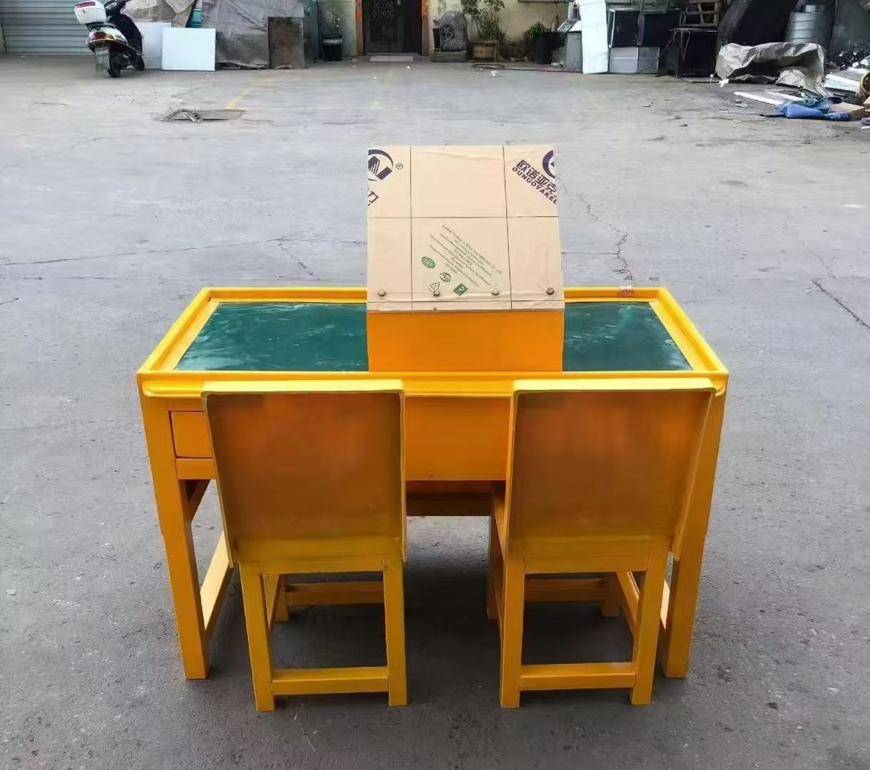 昌乐防静电导通桌井下煤矿火工品发放桌：危险品流转的安全守护者